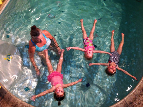 parentpics/floatinggirls.jpg