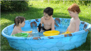 waterhazards/wadingpoolkids.jpg