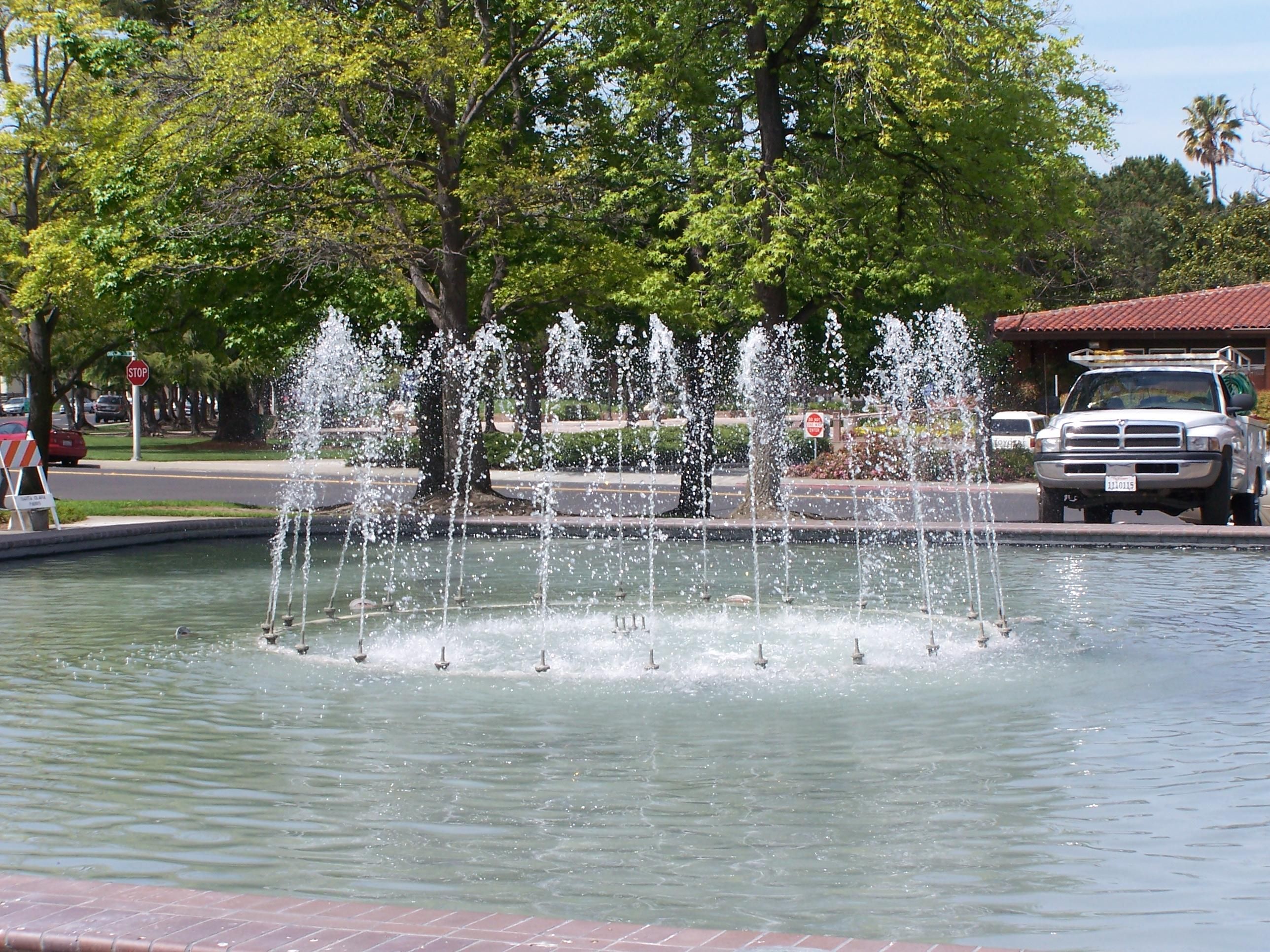 waterhazards/fountainsantaclara2.jpg